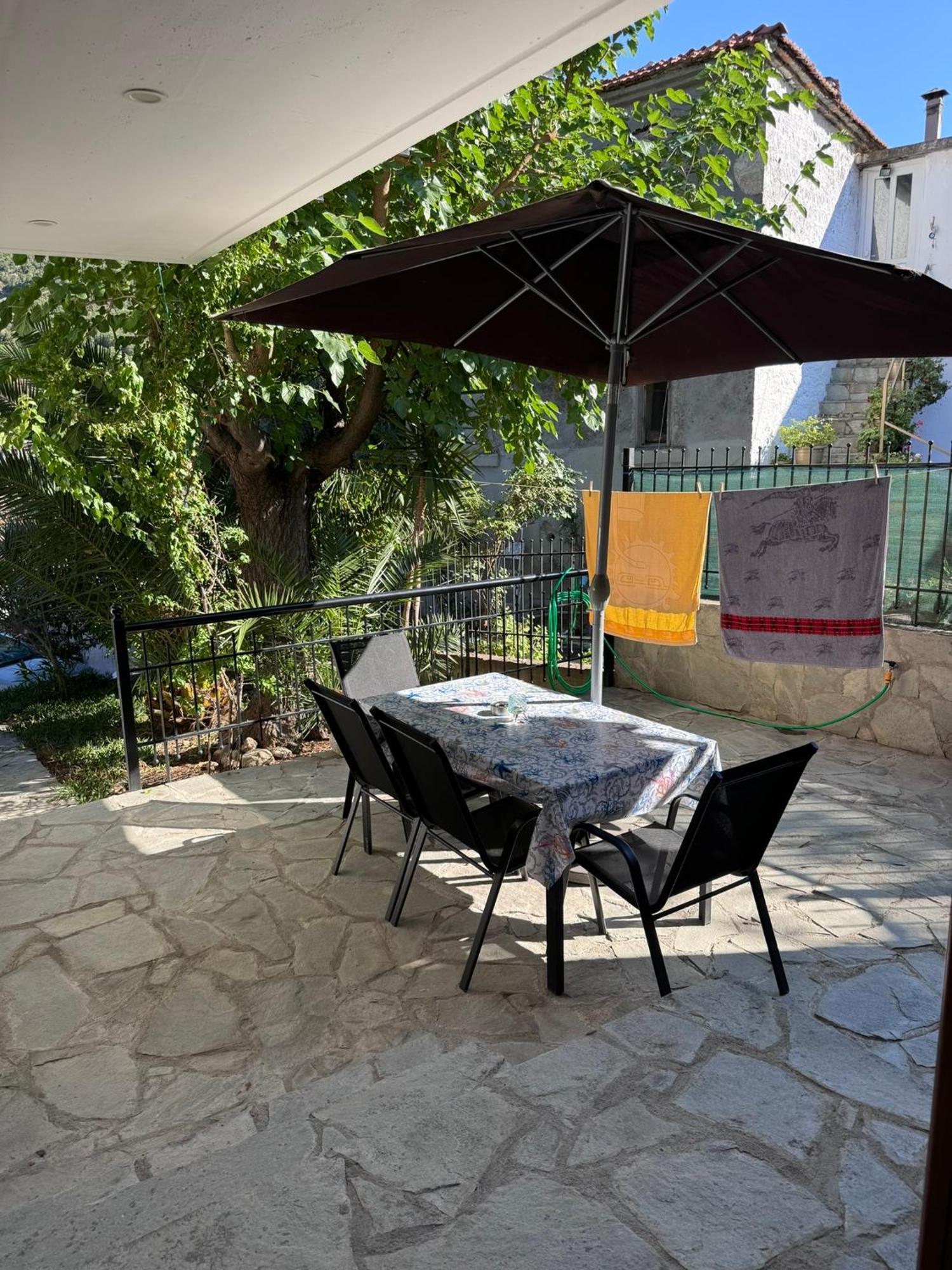 דירות סיקיה Stone House Under A Rock Kukos מראה חיצוני תמונה
